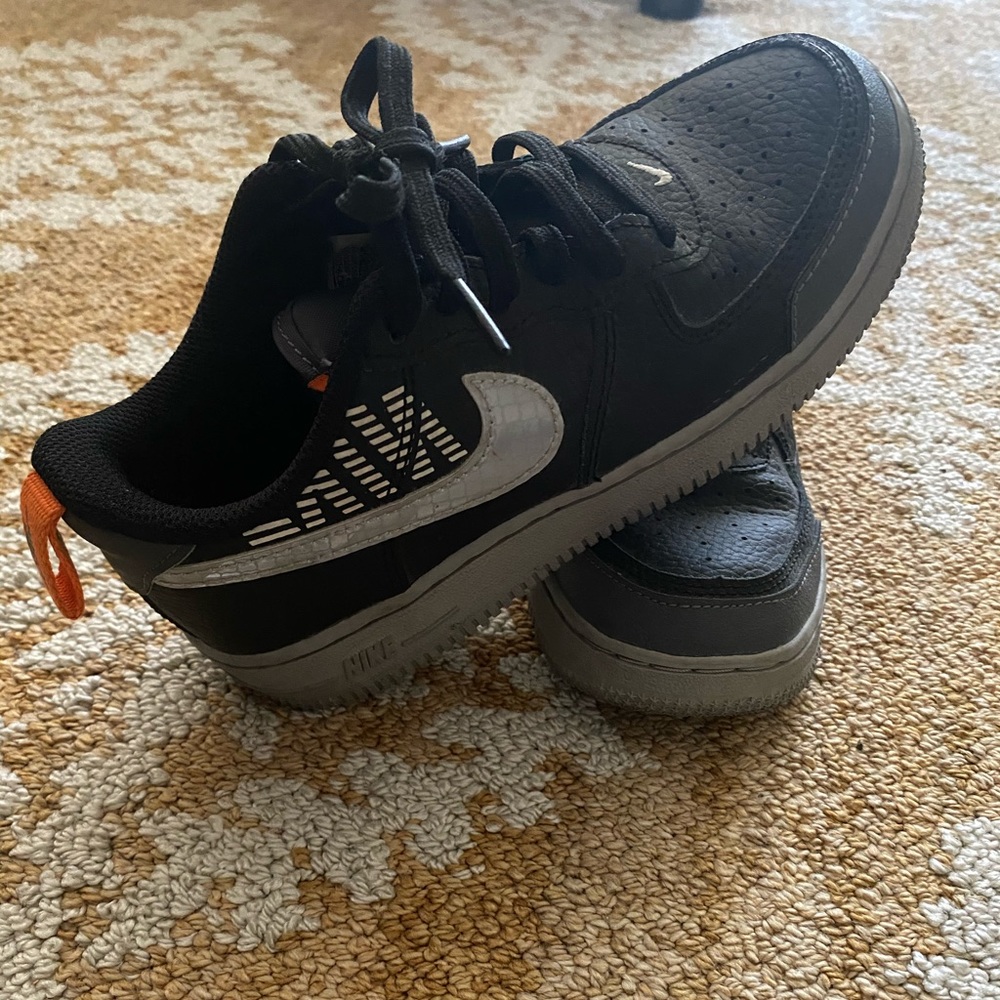 Boys shoes